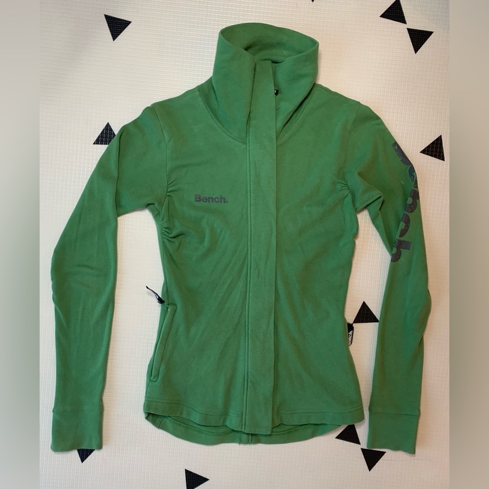 Bench zippered sweater with ruching